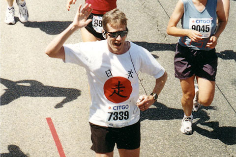 runner in boston marathon